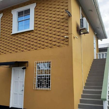 Upstairs 2 Bedroom Avalon Regia Apartment Georgetown Esterno foto