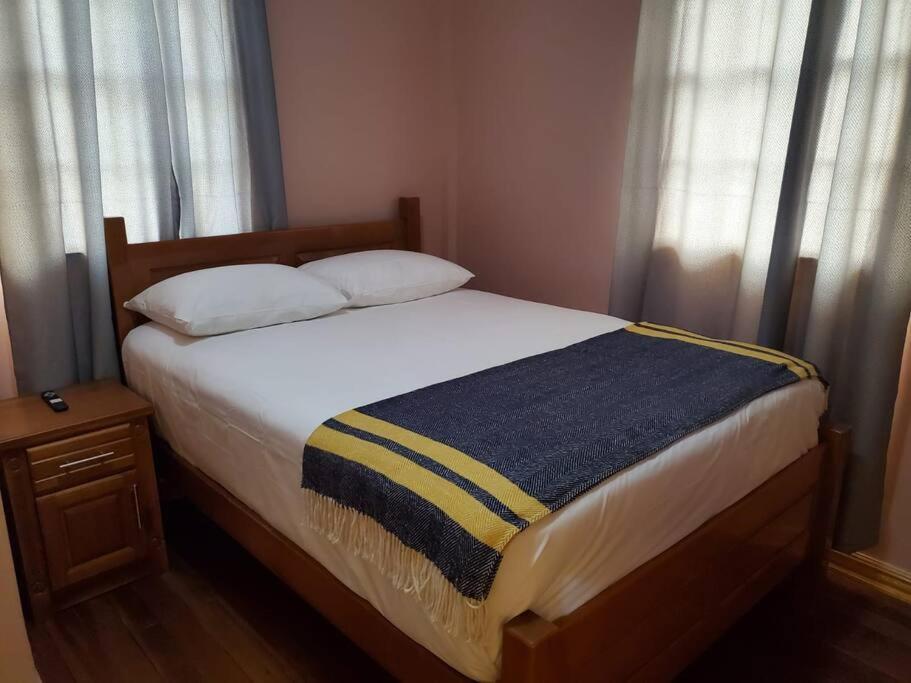 Upstairs 2 Bedroom Avalon Regia Apartment Georgetown Esterno foto