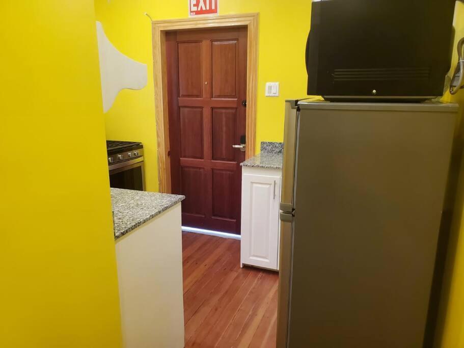 Upstairs 2 Bedroom Avalon Regia Apartment Georgetown Esterno foto